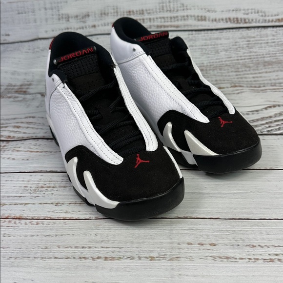 Jordan Boy’s AIR JORDAN XIV BLACK TOE - Picture 2 of 9